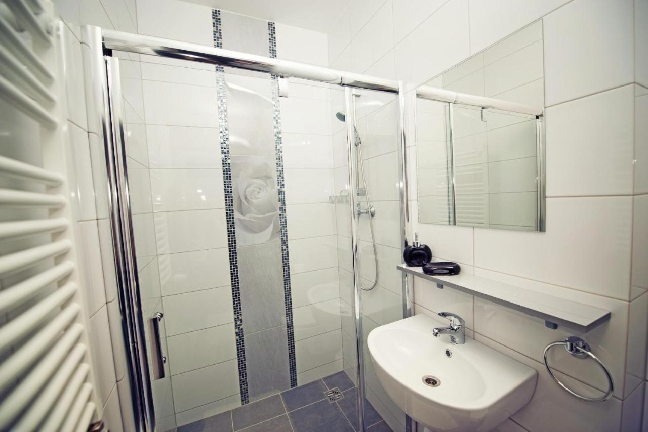 Makara Hotell Katowice Eksteriør bilde